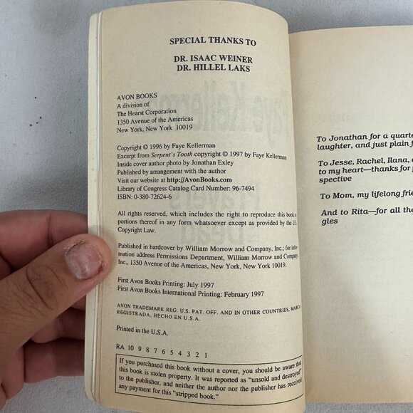 Faye Kellerman Prayers For The Dead Paperback Mystery Novel First Avon 1997 - Picture 4 of 4